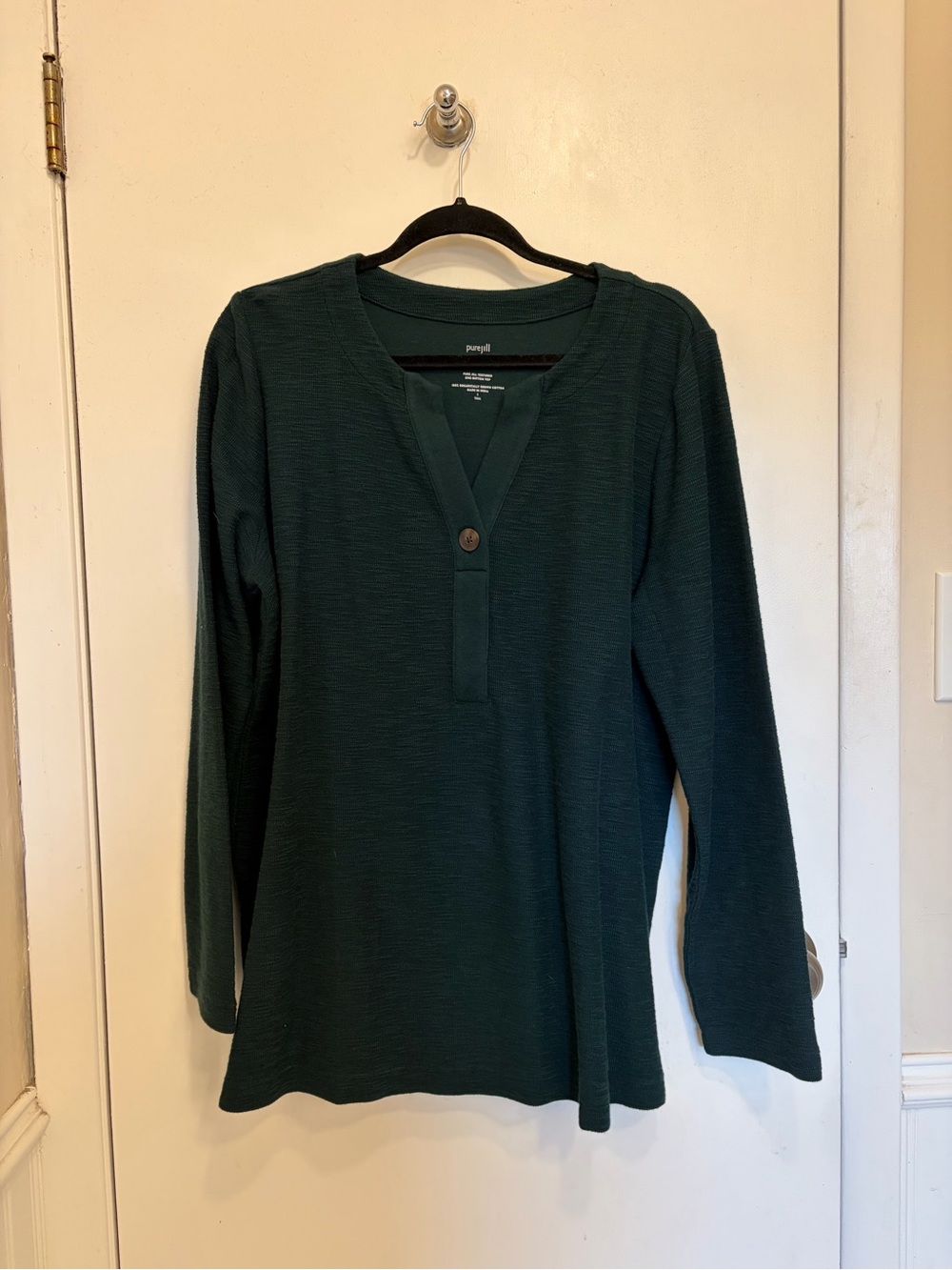 J.Jill Deep Green Long Sleeve Henley Top - Unbranded
Never worn
Size large tall